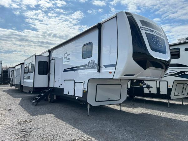 BM5658 Neuf Forest River CEDAR CREEK FW 3425RL 2024 a vendre 1