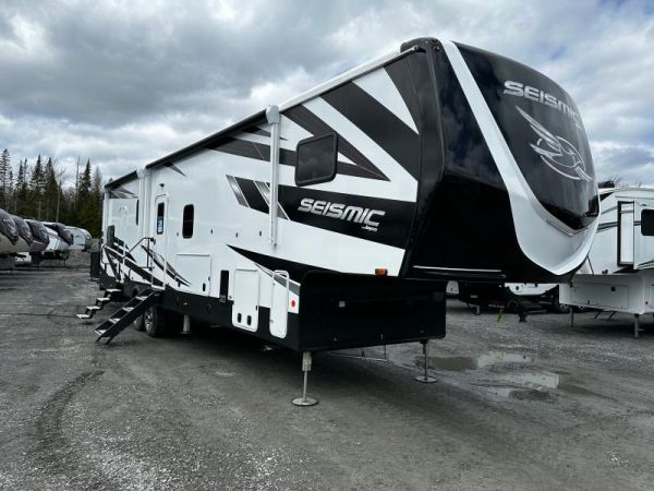 QC439 Neuf Jayco Seismic 359 2024 a vendre 1