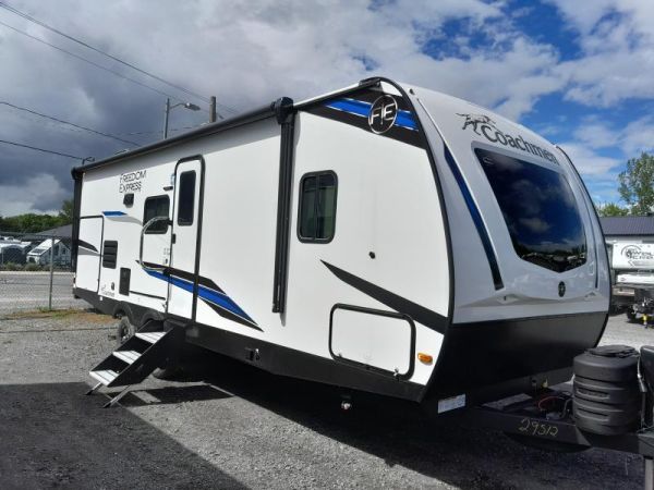 5762TR Neuf Coachmen Freedom Express 252RBS 2024 a vendre1