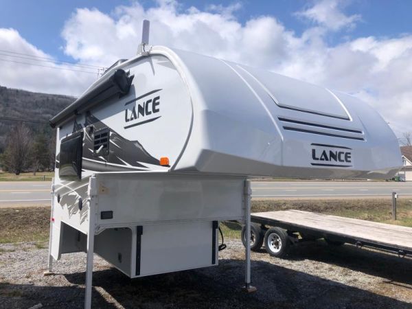 Lance Camper Truck Camper 650 2023
