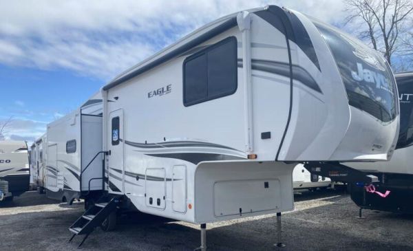 QC328 Neuf JAYCO Eagle HT Fifth Wheels 28.5RSTS 2023 a vendre 1