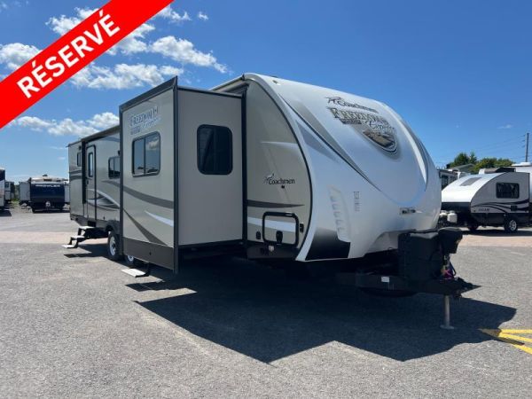 A22189TR Occasion Coachmen Freedom Express 321FEDS 2018 a vendre 1