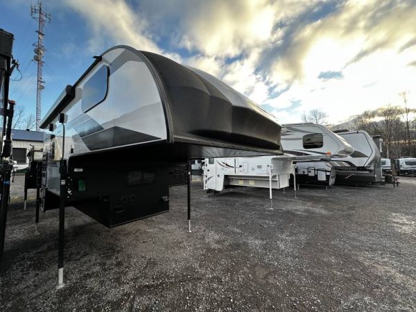 Forest River Real-Lite truck camper 1806 2023