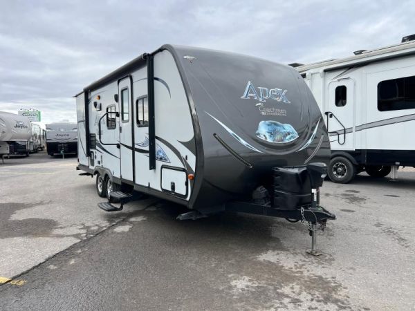 A305A Occasion Forest River Apex Trailer 215RBK 2015 a vendre1