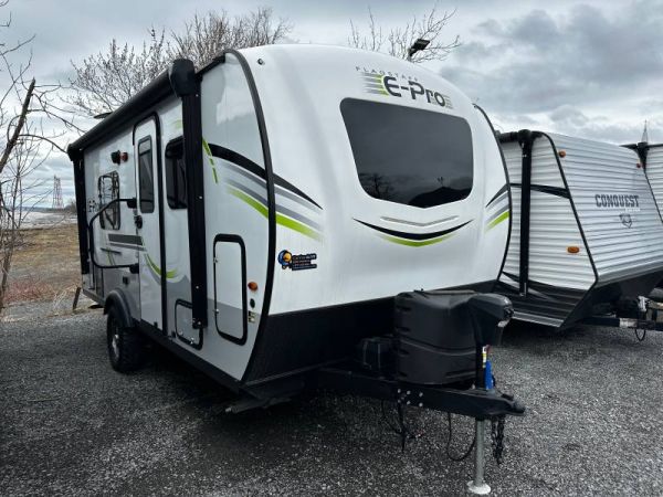 D530 Occasion Forest River Flagstaff 19FD 2022 a vendre1
