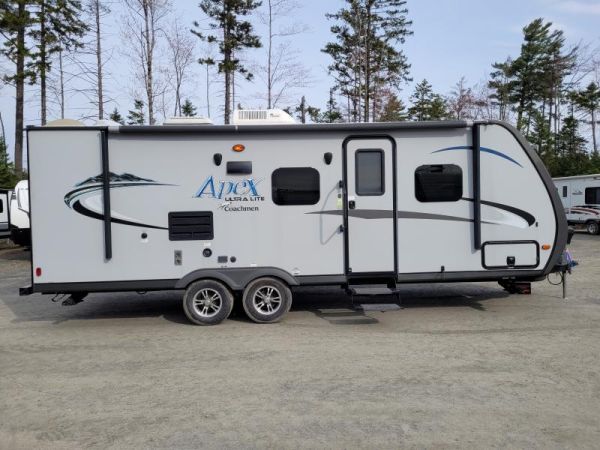 Forest River Apex Trailer 235BHS 2015