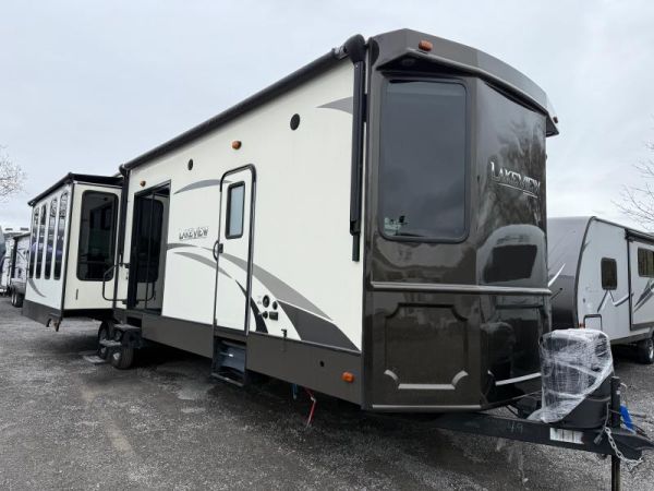 Heartland Breckenridge LV40R 2017