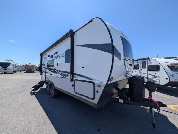 A22086B Occasion Forest River Flagstaff 21FBR 2022 a vendre1