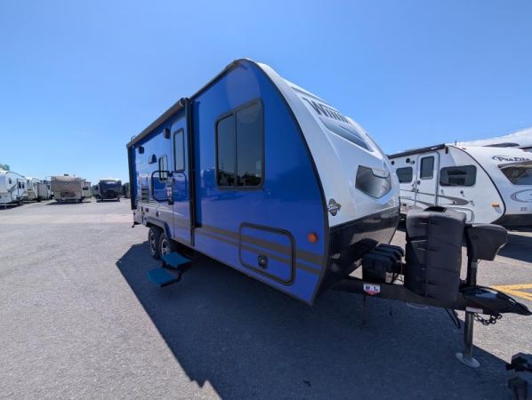 A531 Occasion Winnebago Micro Minnie 2108FBS 2020 a vendre1