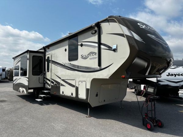 Grand Design Solitude 369RL 2015
