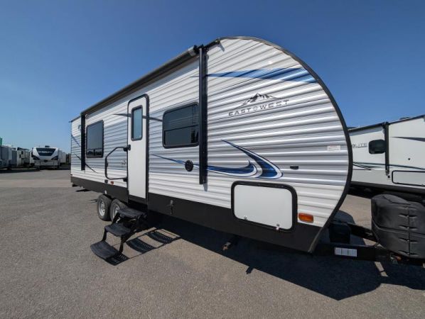 A5888 Occasion East to West Della Terra 25KBR 2019 a vendre1