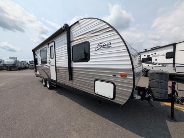 A5642 Occasion Shasta Oasis 25BH 2014 a vendre1
