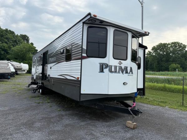 Palomino Puma 39PFK 2016