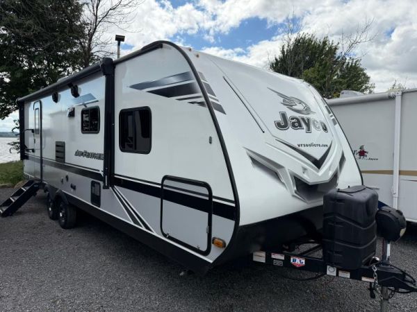 D556 Occasion Jayco Jay Feather 25RB 2021 a vendre1