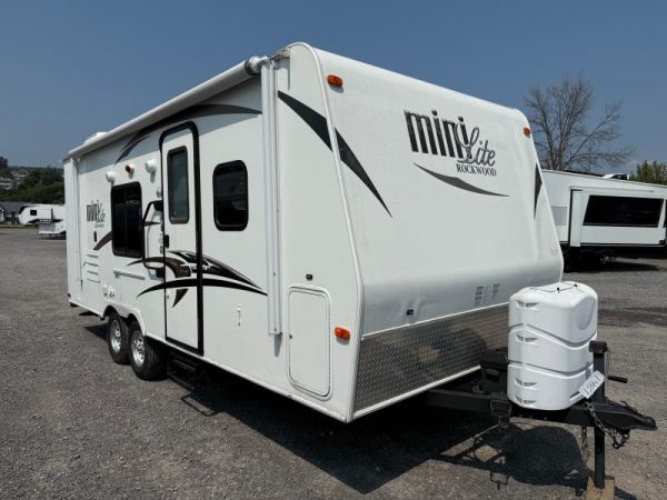 D337 Occasion Forest River Rockwood Mini Lite 2306BH 2015 a vendre1