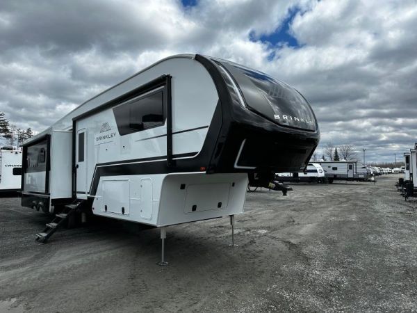 SH22262 Neuf Brinkley Model Z Z3400 2024 a vendre1