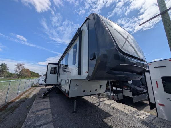 BM5967 Neuf Forest River Rockwood Signature 371RK 2025 a vendre1