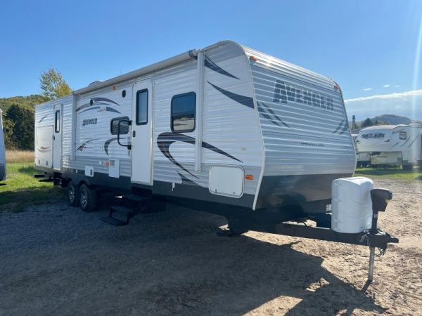 D463B Occasion Prime Time Avenger 32BHS 2013 a vendre1