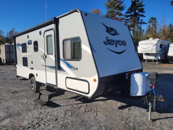B5374A Occasion Jayco Jay Feather 19BH 2017 a vendre1