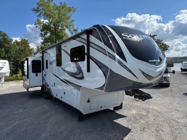 D556A Occasion Grand Design Solitude 378MBS 2022 a vendre1