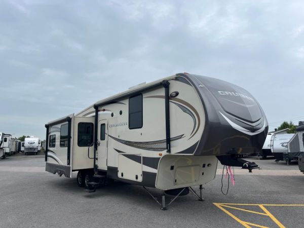 A5671 Occasion Crossroads Cruiser 315RL 2017 a vendre1