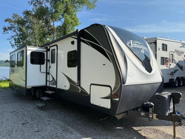 D536A Occasion Grand Design Imagine 3150BH 2017 a vendre1
