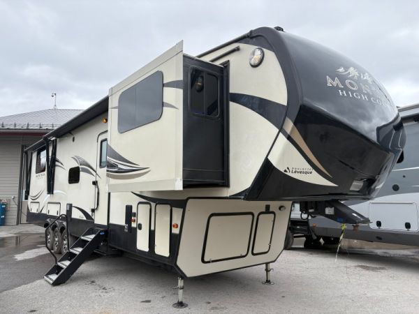 A3210 Occasion Keystone Montana 380TH 2018 a vendre1