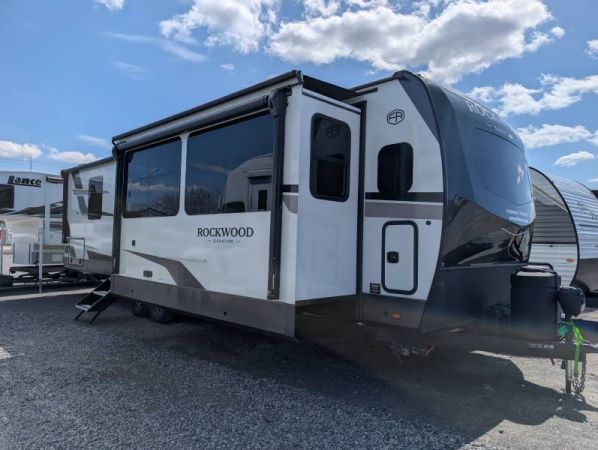 BM6155 Neuf Forest River Rockwood Signature 8339FK 2026 a vendre1