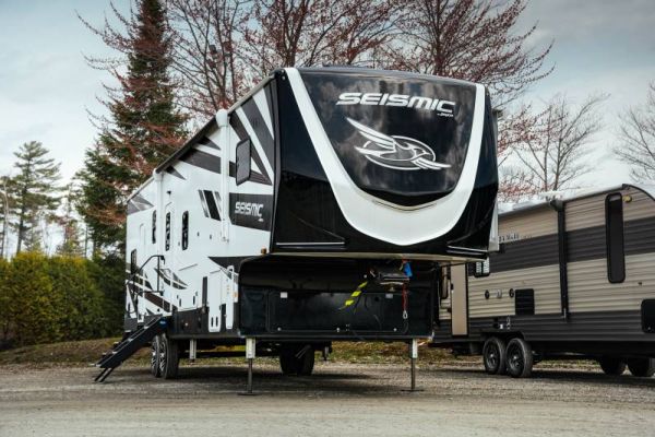 B6178A Occasion Jayco Seismic 359 2023 a vendre1