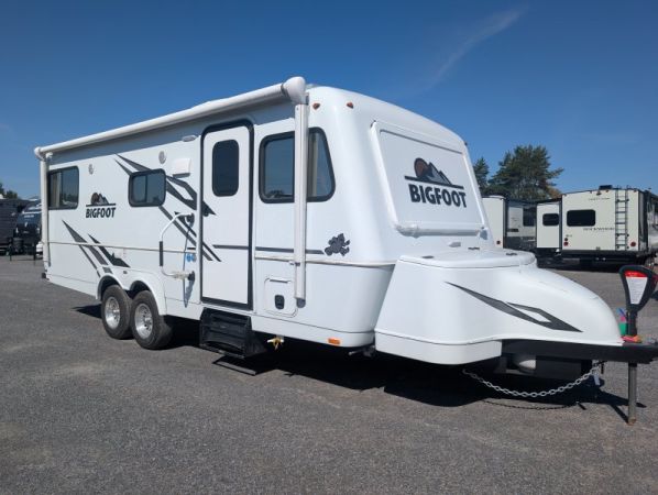 BM6243 Neuf Bigfoot RV Bigfoot 25B25RQS 2027 a vendre1