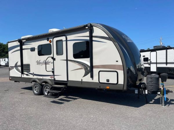 A6064A Occasion Cruiser RV View Finder Signature 22RBDS 2015 a vendre1